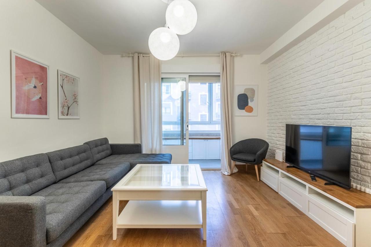 Market With Parking By Aston Apartment Bilbao